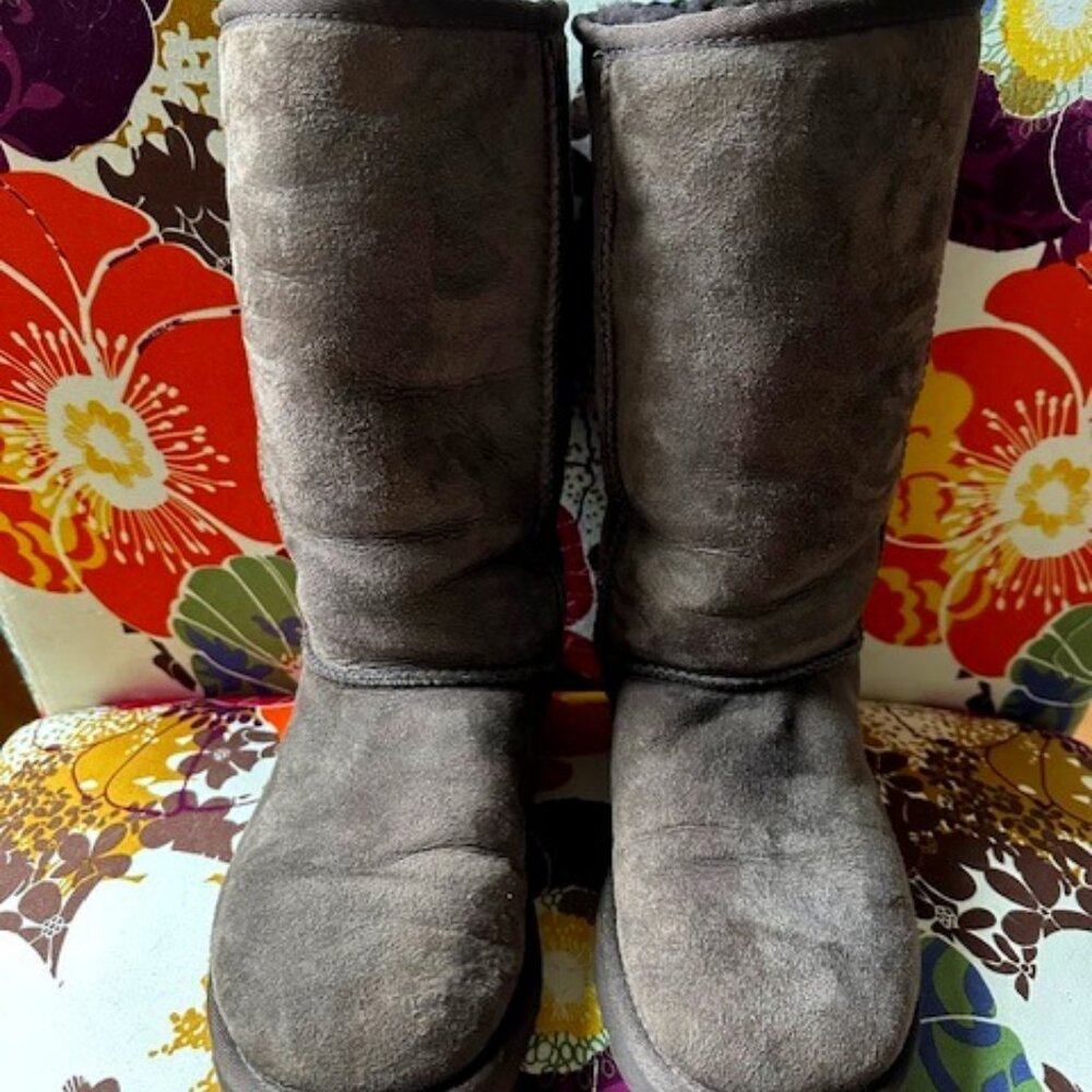 UGG Australia Classic Tall Chocolate Sheepskin Boots Women's Size 6